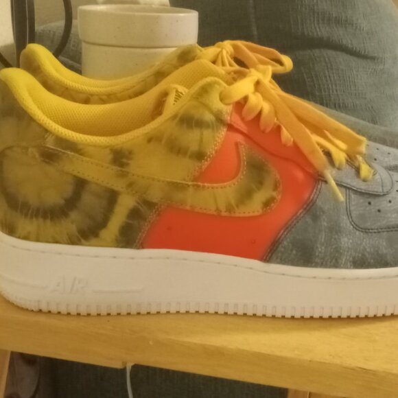 Multi colored nikes worn 1 or 2x - Picture 1 of 3